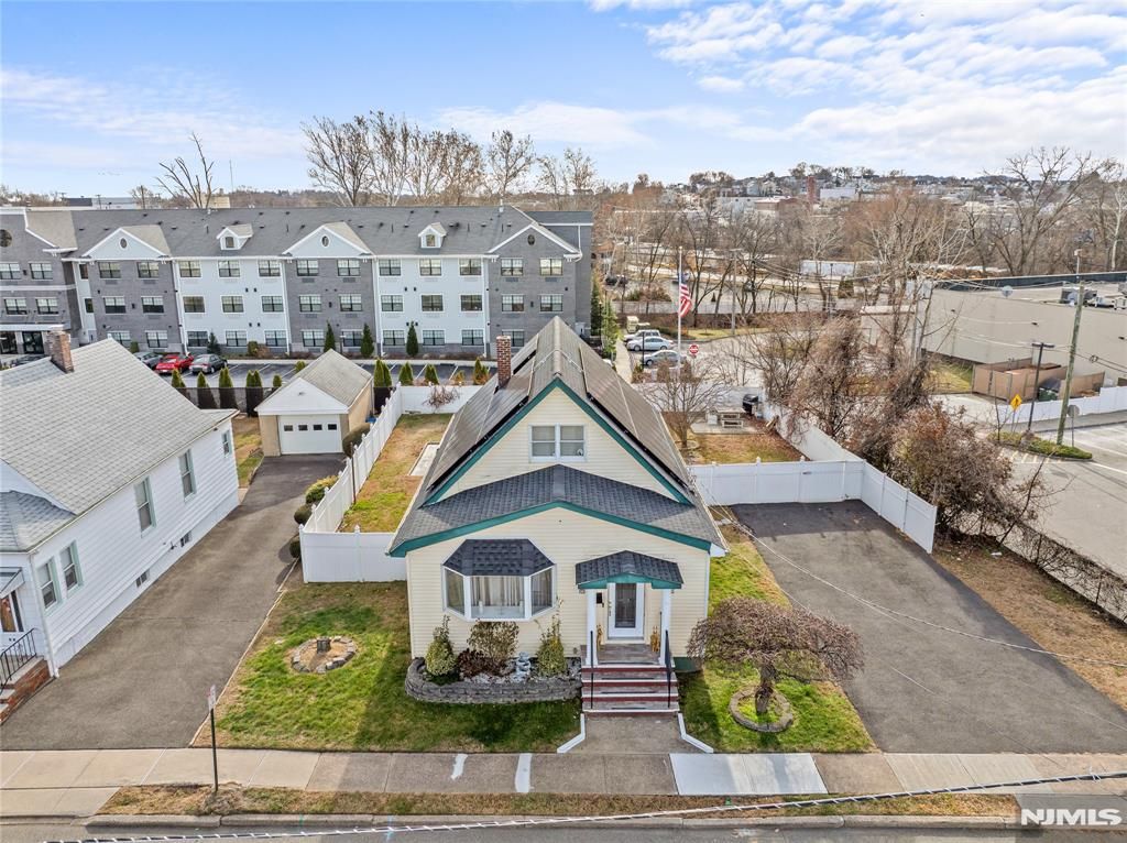 Photo of 702 Lake St, Fair Lawn, NJ 07410 (MLS # 25042769)