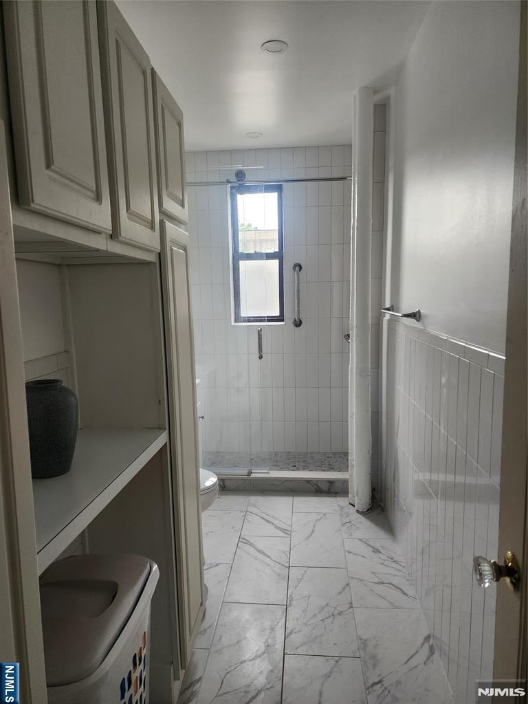 1055 Boulevard East B7