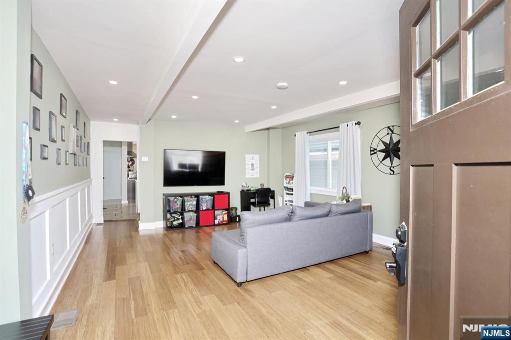 Photo of 115 Linden Avenue, Clifton, NJ 07014 (MLS # 26015289)