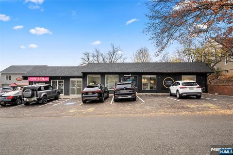 21 Van Blarcom Midland Park NJ 07432