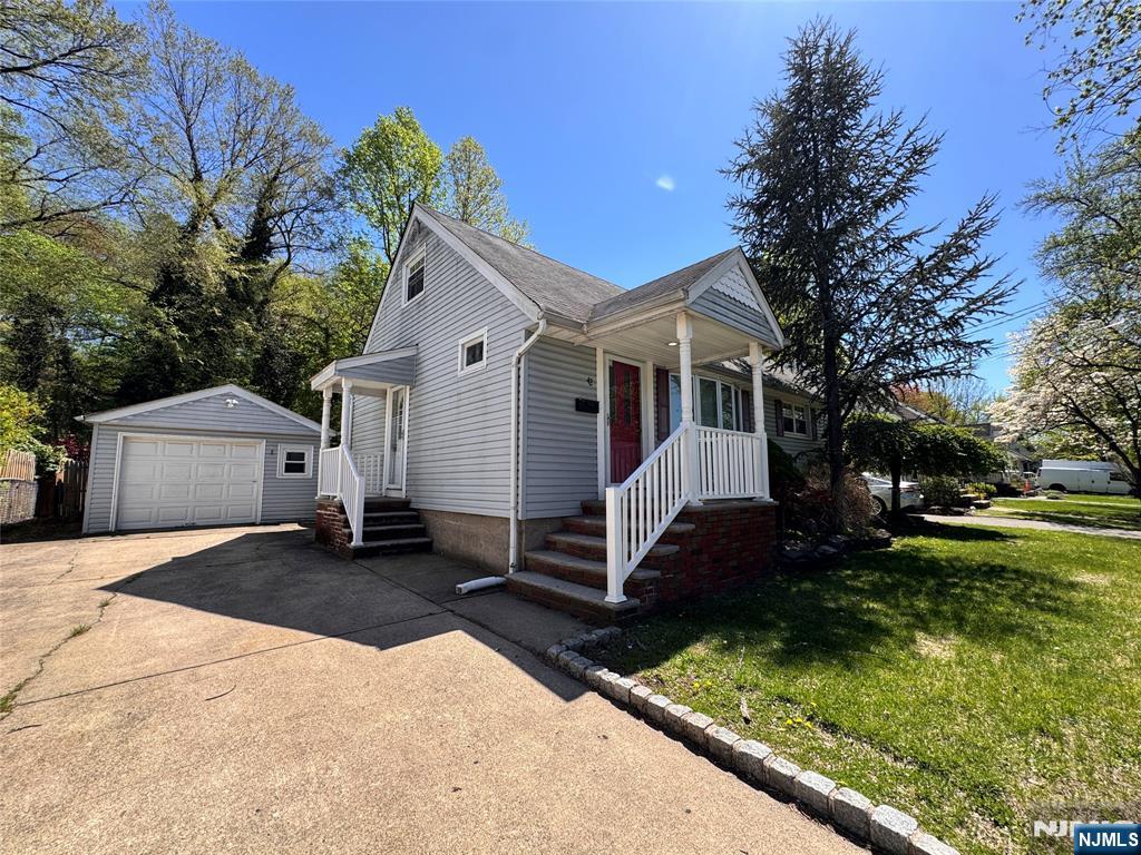 Property for Sale at 42 Vetrone Drive, Woodland Park, New Jersey - Bedrooms: 3 
Bathrooms: 2 
Rooms: 8  - $499,000