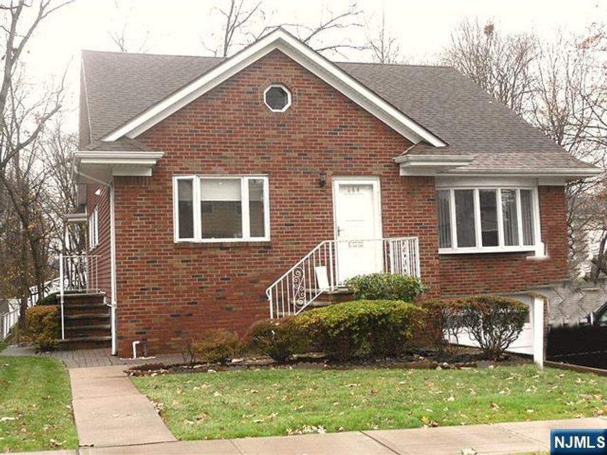 MAKE THIS SPACIOUS HOME YOURS! THIS 4 BEDROOM 3 1/2 BATH WELL KEPT PROPERTIES FRIST FLOOR FEATURES: LARGE LIVING ROOM, DINING ROOM, DEN, MODERN EAT IN KITCHEN, BEDROOM SUITE WITH FULL BATH, ADDITIONAL BEDROOM AND FULL BATH. SECOND LEVEL: BEDROOM SUITE WITH FULL BATH AND ANOTHER LARGE BEDROOM. FULL FINISHED HUGE BASEMENT WITH SEPARTE ENTRANCE, LAUNDRY AND HALF BATH. PERFECT FOR THE EXTENDED FAMAILY .