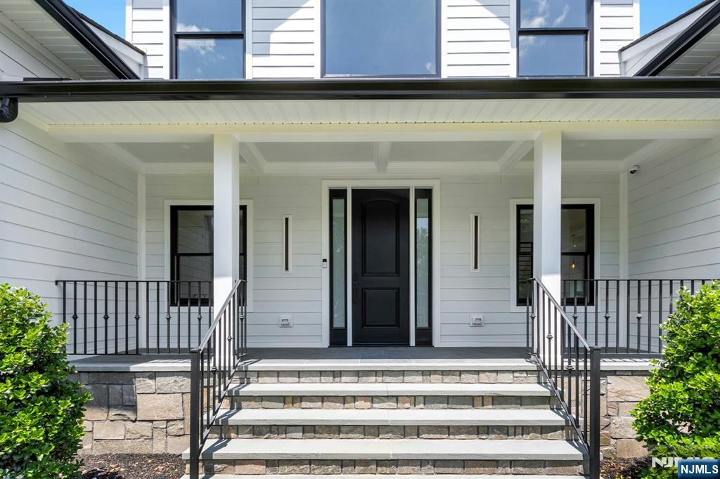 35 Lillian Court
