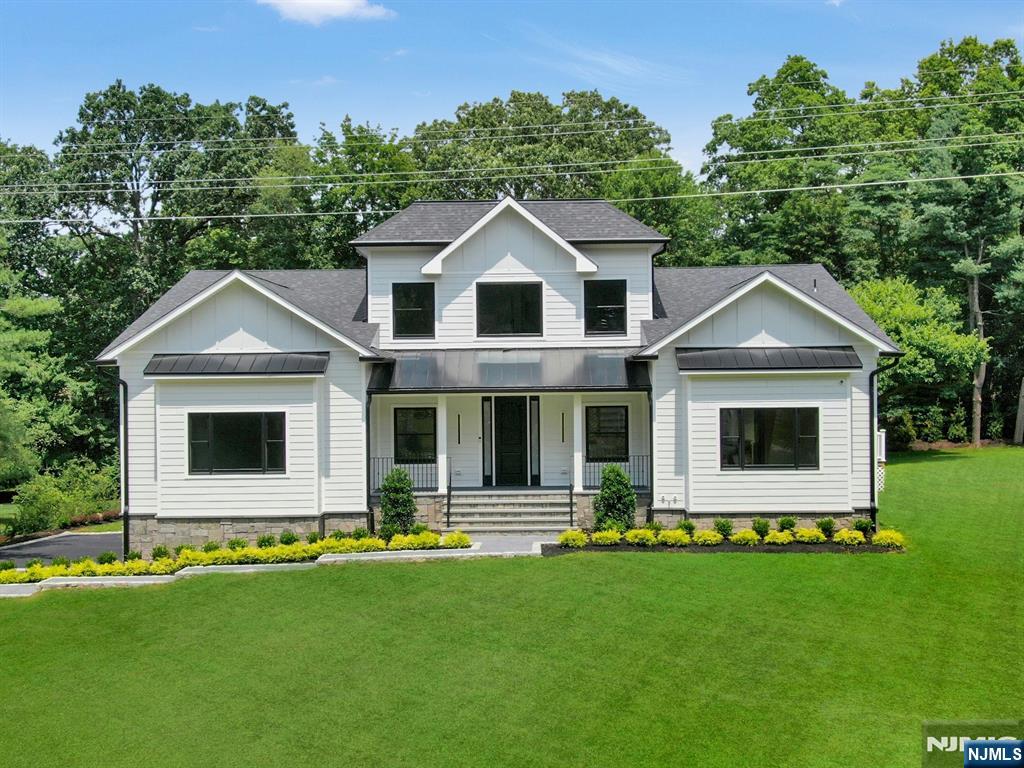 35 Lillian Court