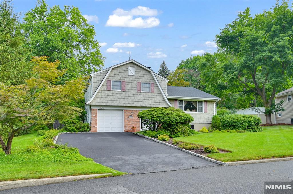 2 Clover Court