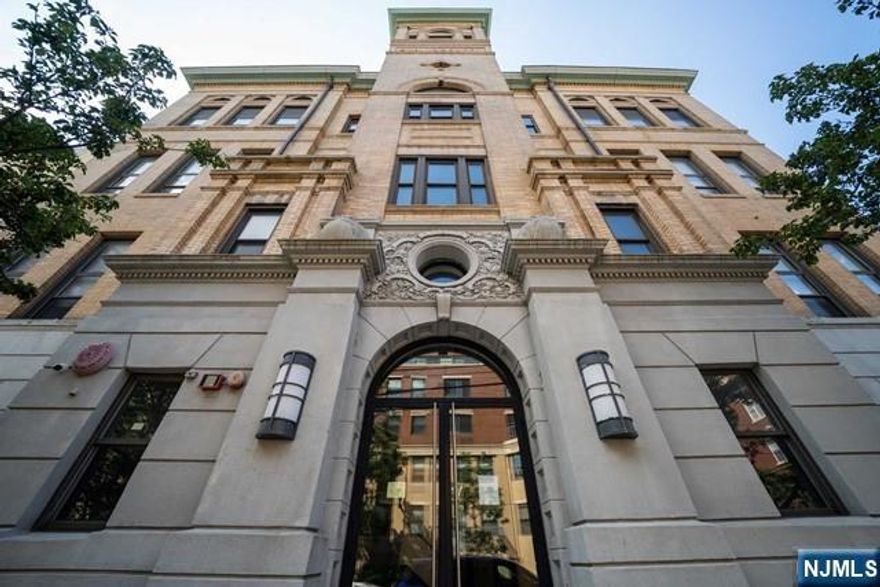 Totally renovated 1 bedroom condo in elevator building with deeded parking AND Heat & Hot water included in rent! All new plank floors, new kitchen with new S/S appliances, granite counters, ALL new tiled bathroom, high end finishes throughout!!! This beautiful bright apt features high ceilings, separate dining area, ceiling fans and more! Be the first to live in this totally renovated condo close to the path, shopping and restaurants! Must see!