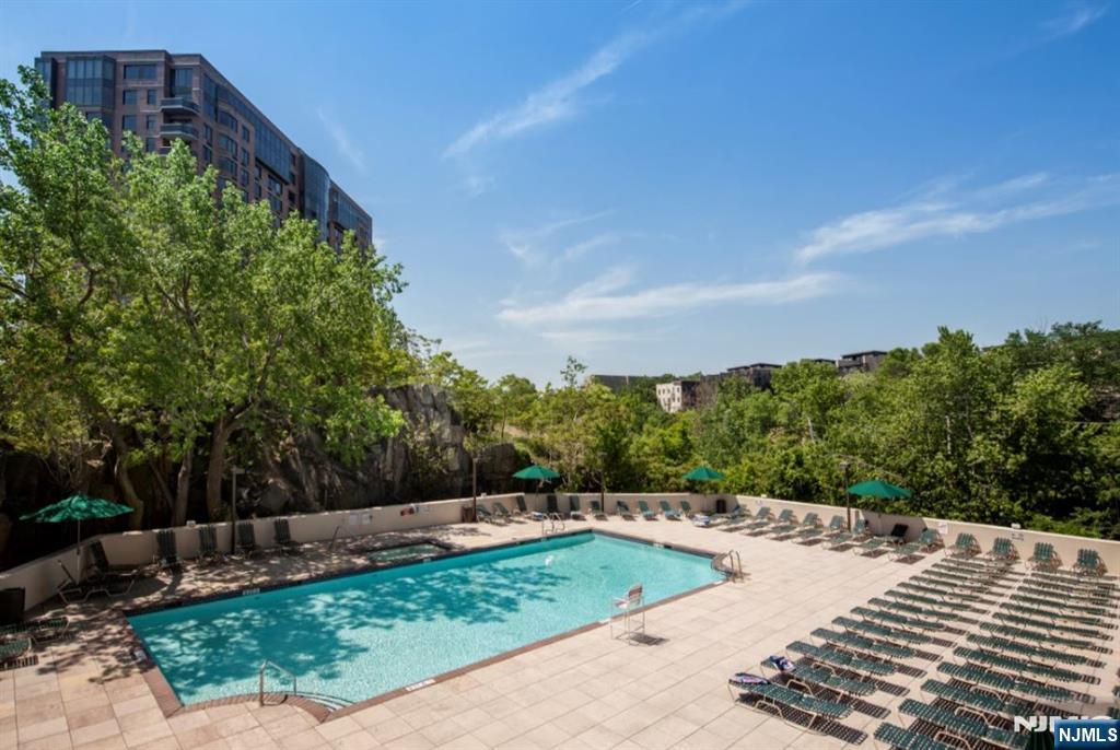 250 GORGE Road 7-E