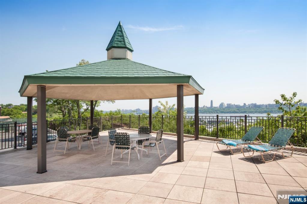 250 GORGE Road 7-E