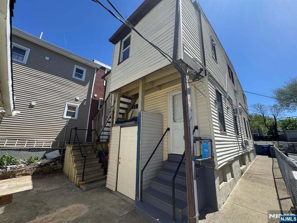 11 N 5th Street