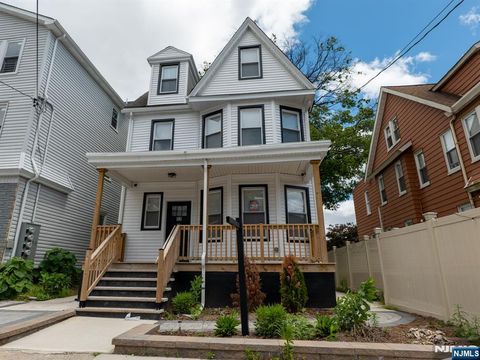 Photo of 32 Palm Street, Newark, NJ 07106 (MLS # 26021665)