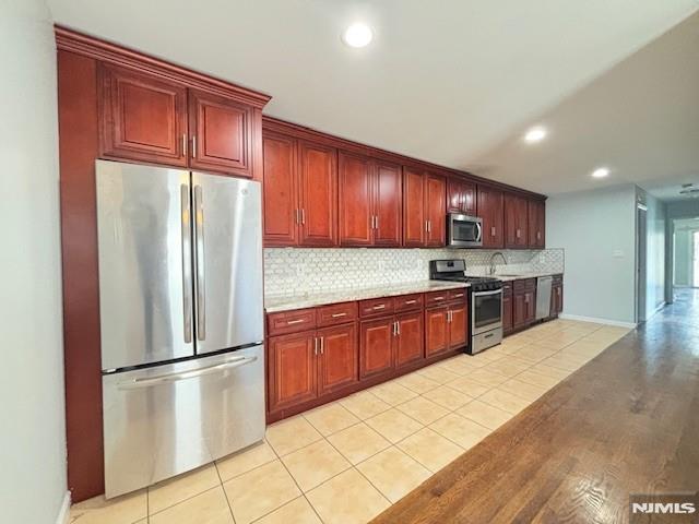 22 Linden Ave 3, Jersey City, New Jersey - 3 Bedrooms  
2 Bathrooms  
6 Rooms - 