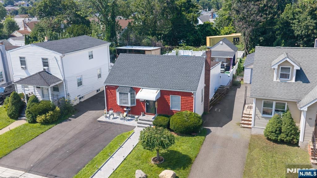 379 Chamberlain Avenue