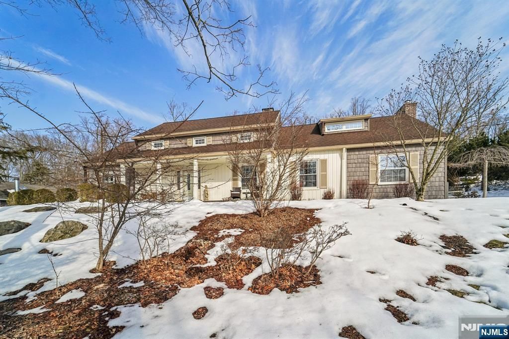 Photo of 406 Indian Road, Wayne, NJ 07470 (MLS # 26005485)