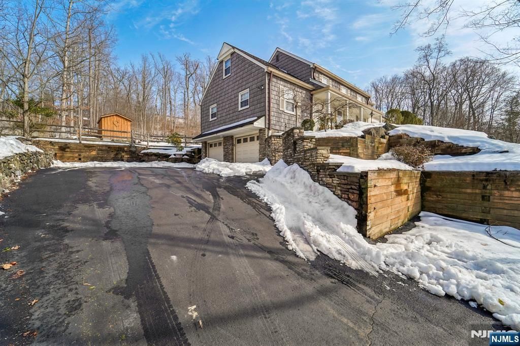 Photo of 406 Indian Road, Wayne, NJ 07470 (MLS # 26005485)