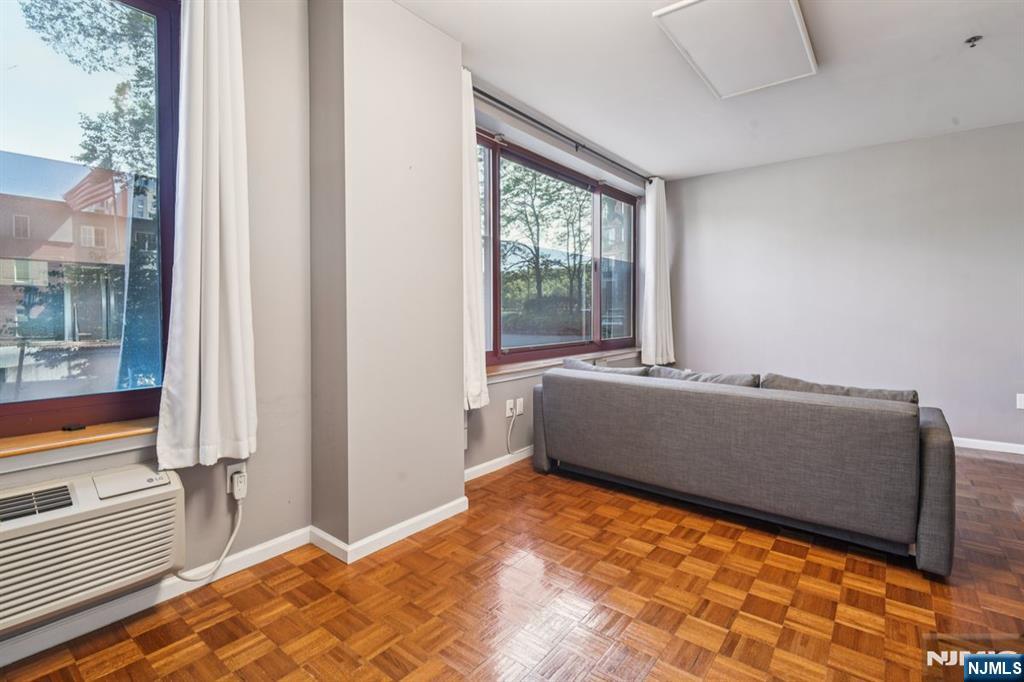 100 Old Palisade Road L7