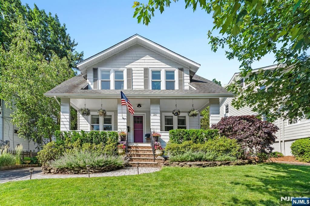 Photo of 24 Saint Lawrence Avenue, Maplewood, NJ 07040 (MLS # 25035736)