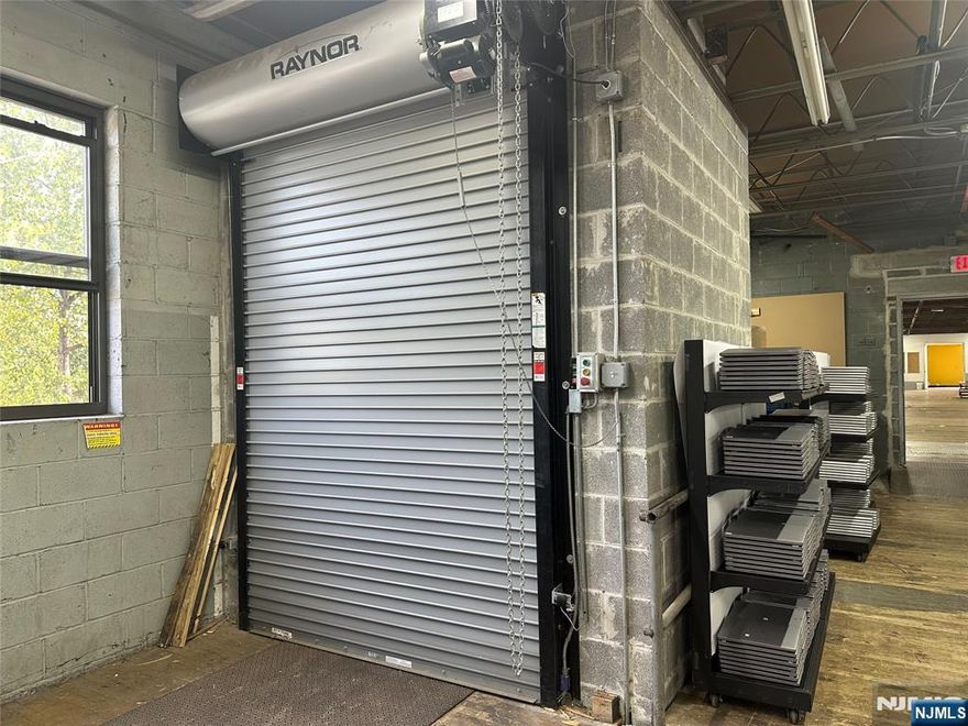 Cheap rent.$8 per sqft Gross rent. No CAM Charge. 2nd floor of warehouse building. Any kind of storage businesses are ok. One designated elevator using.
