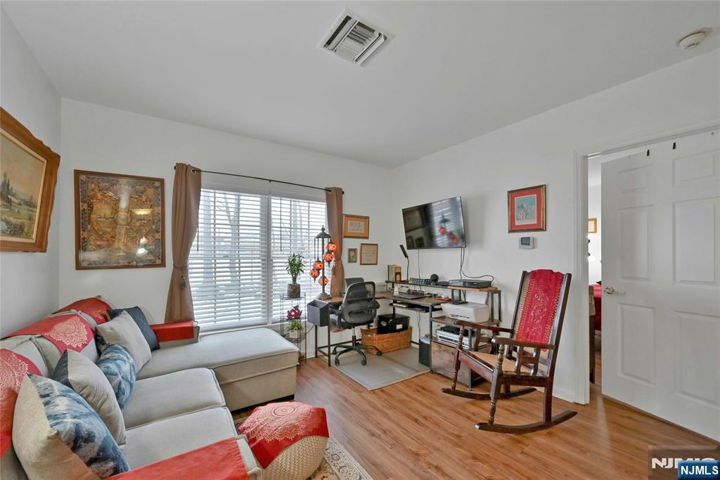 189 Forest Avenue 117