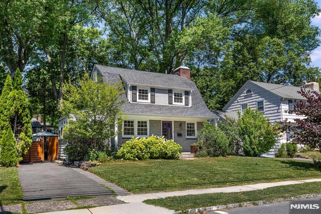 20 College Avenue