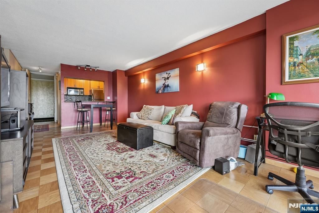 Photo of 555 North Avenue #8W, Fort Lee, NJ 07024 (MLS # 26006862)