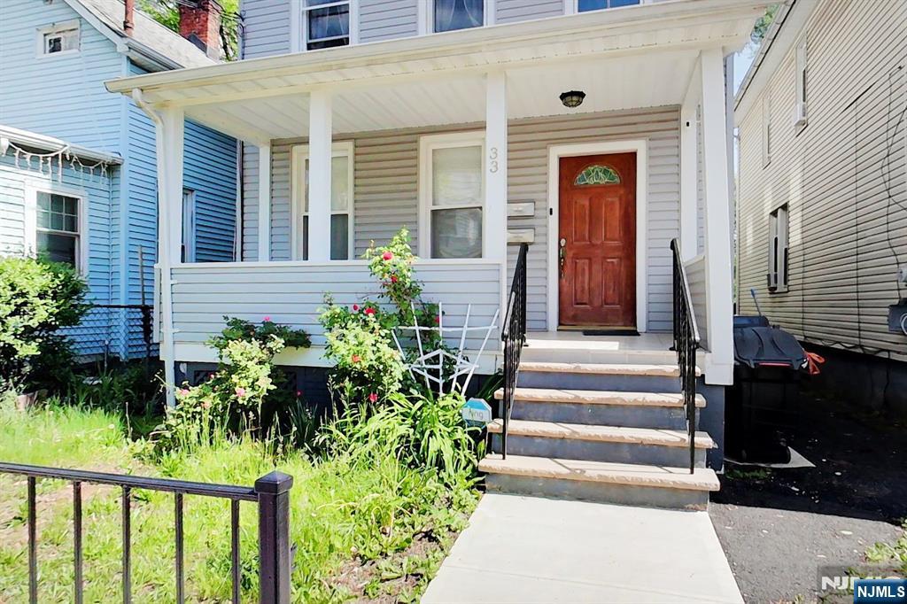 33 Mitchell Street