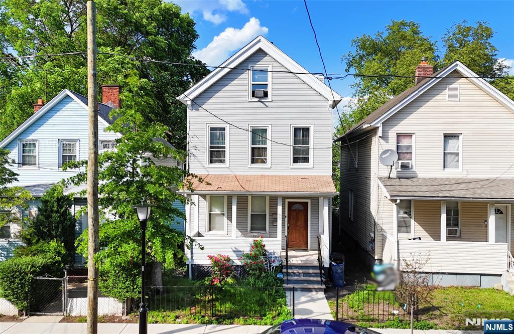 33 Mitchell Street, West Orange, New Jersey - 6 Bedrooms  
2 Bathrooms  
10 Rooms - 