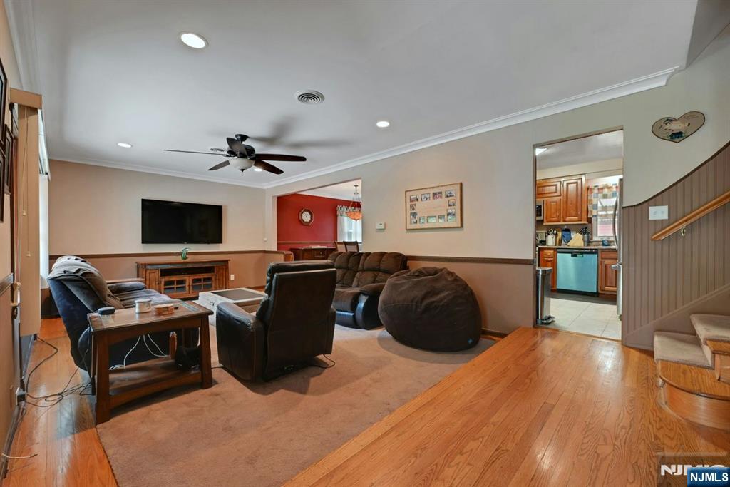 Homes for Sale in Northern NJ | ThisIsRiverEdge.com 340 Graphic