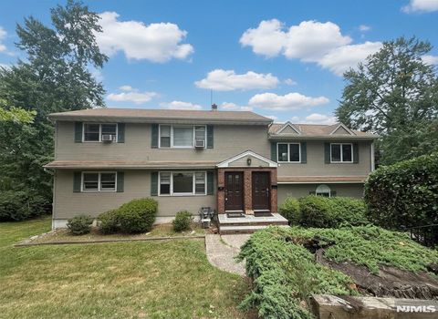Photo of 5 Mountain Ave, Westwood, NJ 07675 (MLS # 26023269)