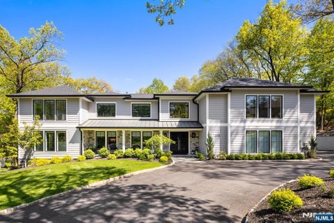 Photo of 315 Freemans Lane, Franklin Lakes, NJ 07417 (MLS # 26033210)