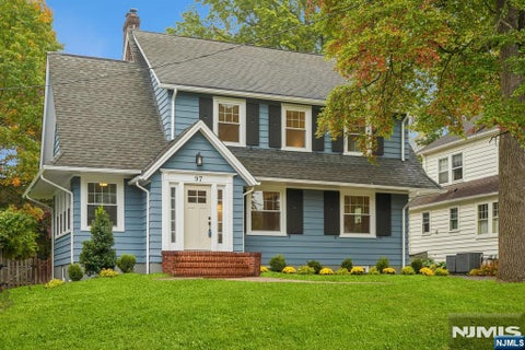 Photo of 97 Oakview Avenue, Maplewood, NJ 07040 (MLS # 26039416)