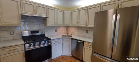 Photo of 871 Juniper Way, Mahwah, NJ 07430 (MLS # 26009548)