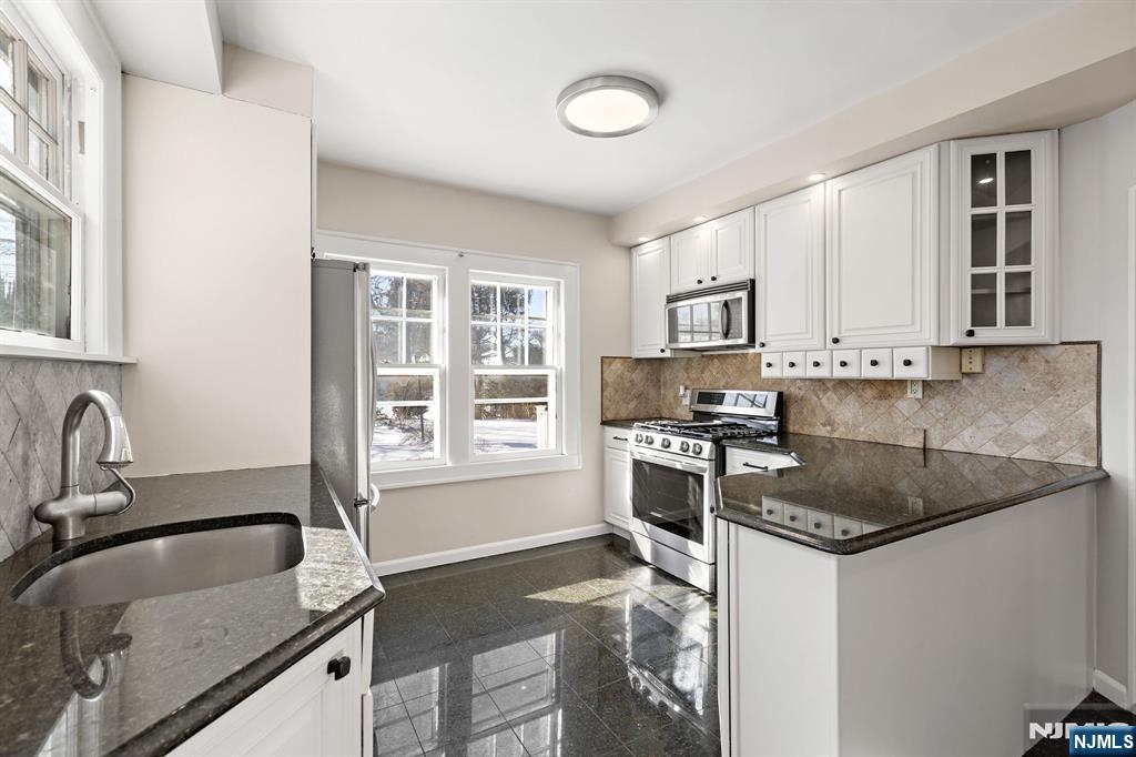 232 W Midland Avenue