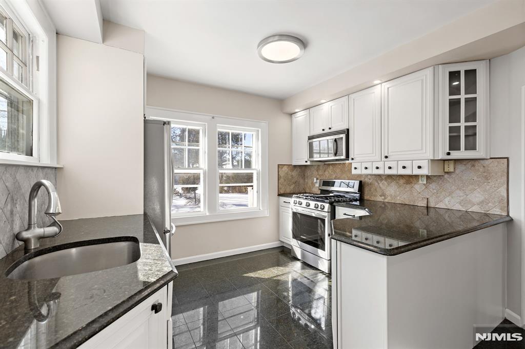 232 W Midland Avenue