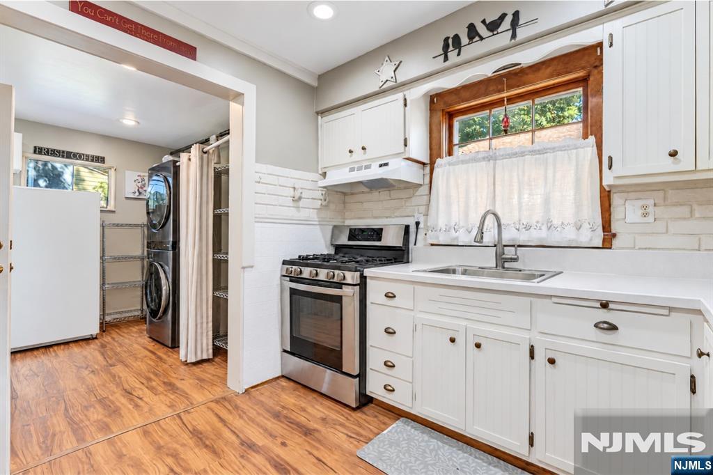 29 Lakeside Road