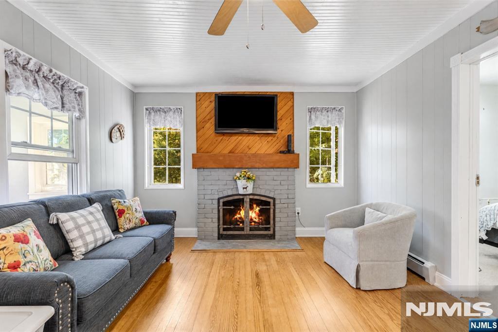 29 Lakeside Road