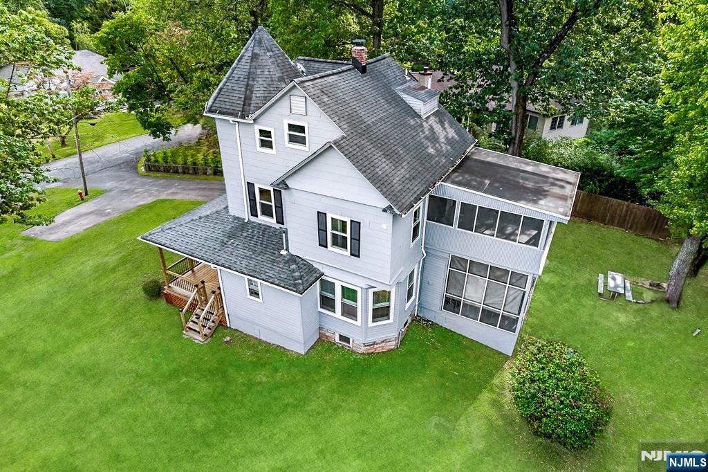 1627 Prospect Avenue