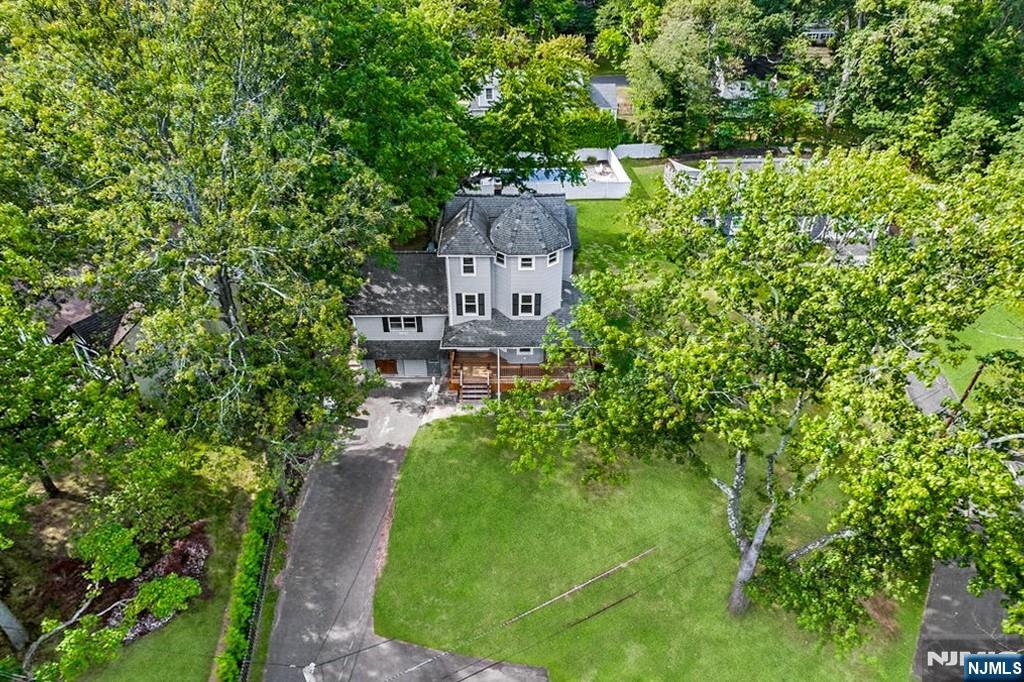 1627 Prospect Avenue