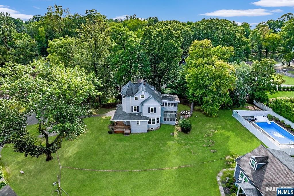 1627 Prospect Avenue