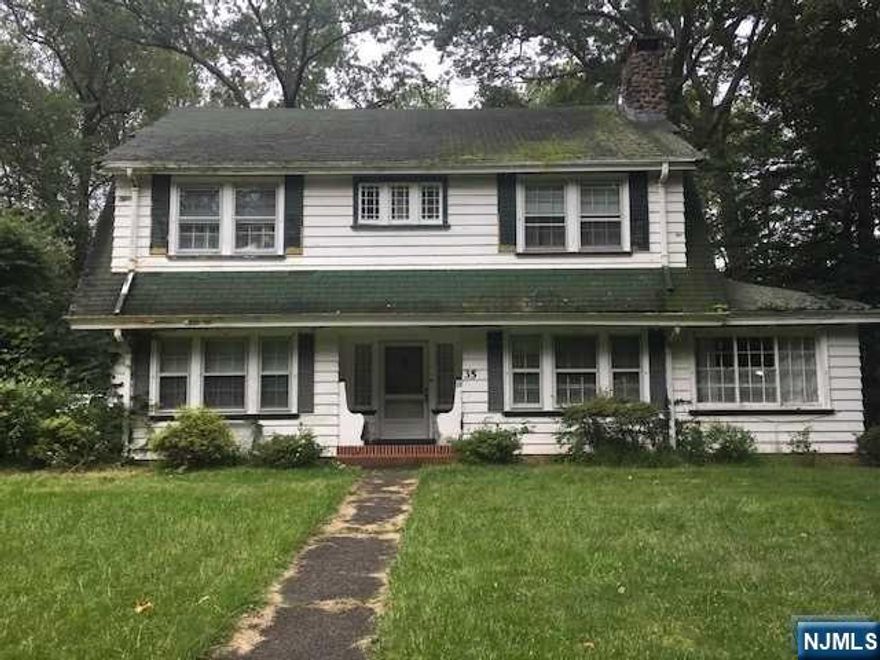 Location, location, location! Bring this stately, spacious 6 bedroom, 3 1/2 bath center hall colonial back to its original glory. So much potential in this home, its unbelievable. Home needs total rehab but has good bones. Bring your contractors and vision for a renovated beauty. Sold with adjoining possible buildable lot 41 - 67x114. Located near magnet schools and Nishuane Park. Property sold strictly "AS IS". CASH, hard money preferred. Buyer responsible for all municipal inspections. Make an offer today!