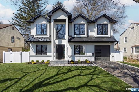 Photo of 395 Hickory Avenue, Paramus, NJ 07652 (MLS # 26019802)