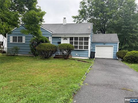Photo of 132 Hillside AVE, Cresskill, NJ 07626 (MLS # 26023941)
