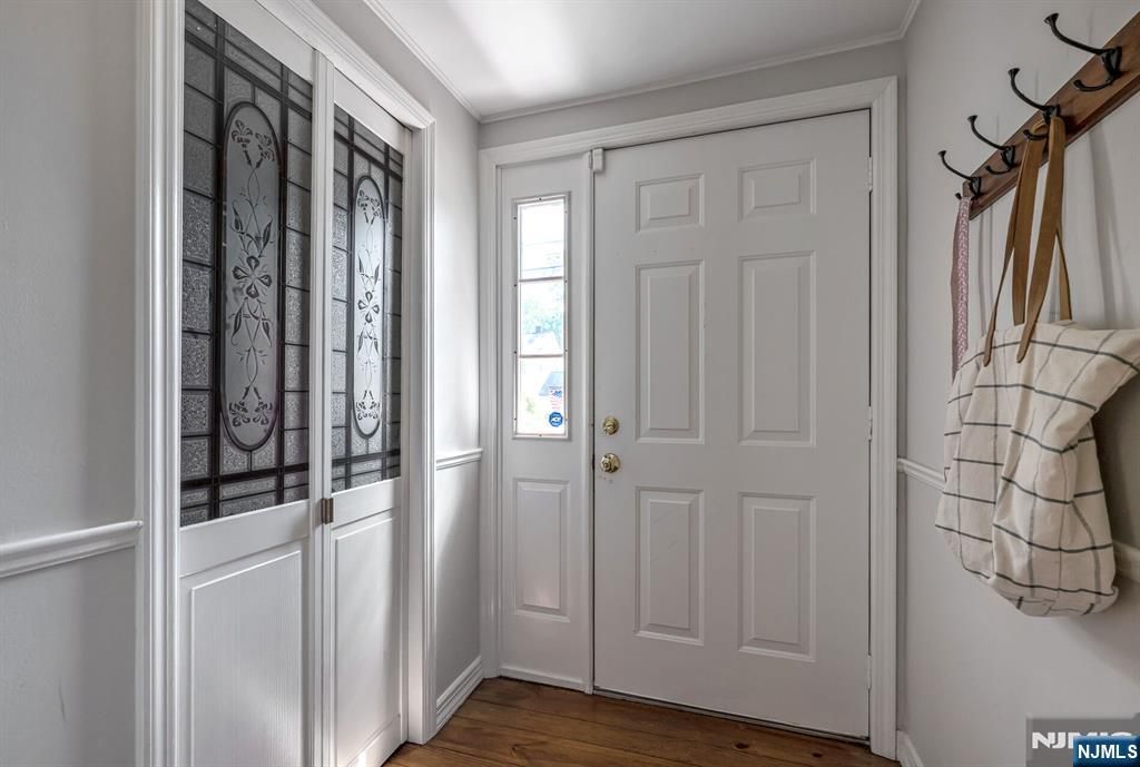 Photo of 93 Dora Avenue, Waldwick, NJ 07463 (MLS # 25037037)