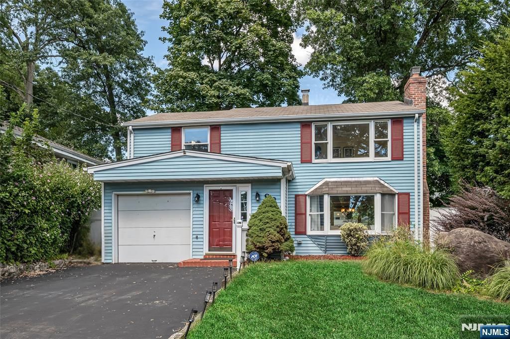 Photo of 93 Dora Avenue, Waldwick, NJ 07463 (MLS # 25037037)