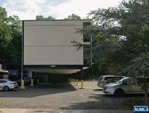 120 County Road 201 Tenafly NJ 07670