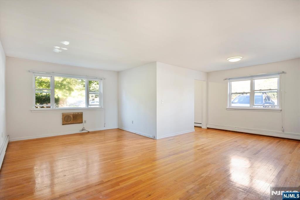 300 Claremont D1