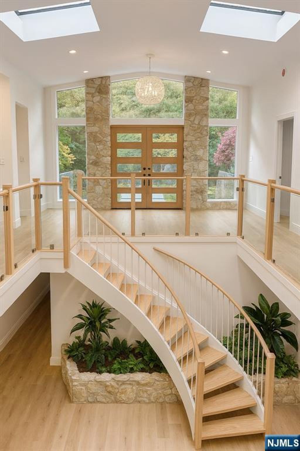 Photo of 46 Overlook Road, Alpine, NJ 07620 (MLS # 25030141)