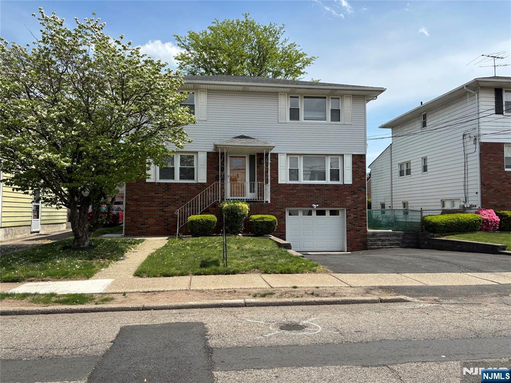 Rental Property at 20 Westminster 2, Saddle Brook, New Jersey - Bedrooms: 2 
Bathrooms: 2 
Rooms: 4  - $2,500 MO.