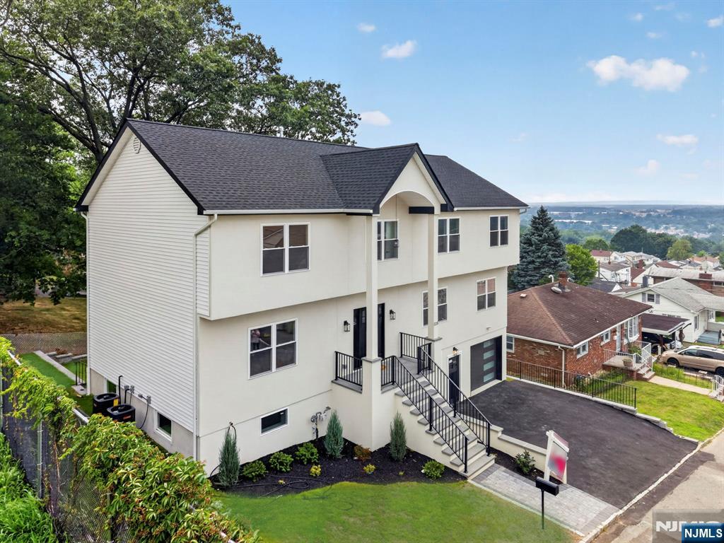 125 Cedarhurst Avenue