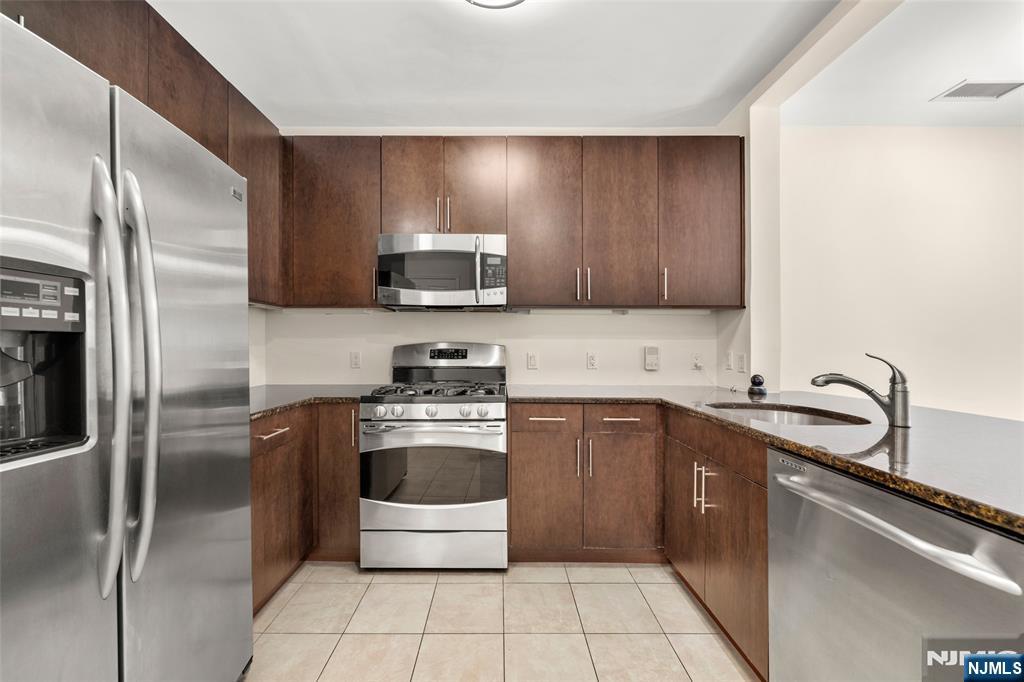 3327 Riverview Avenue 327