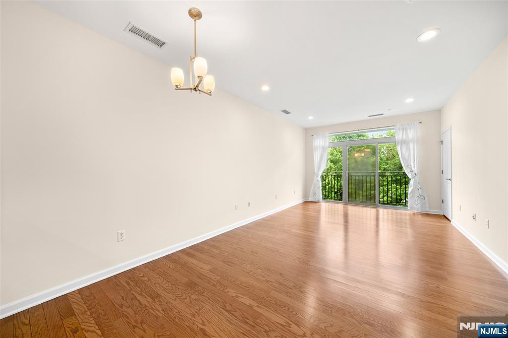 3327 Riverview Avenue 327